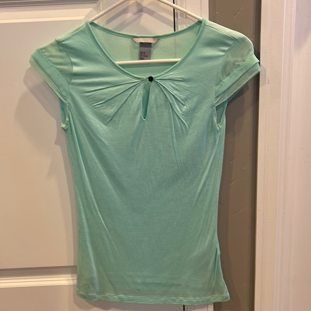 5/$25 Women’s H&M mint cap sleeve top